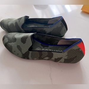*New* Rothy’s Loafers Camo Size 6.5
